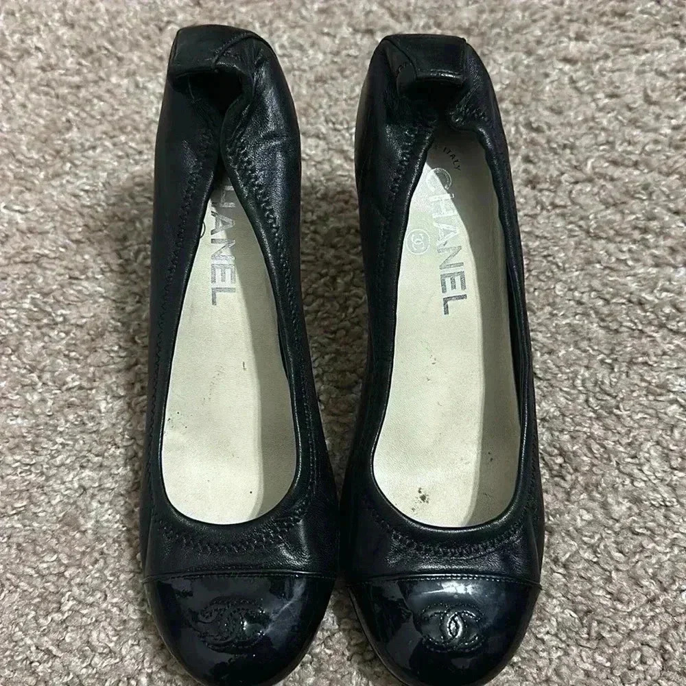 Chanel - Picture 2 of 8